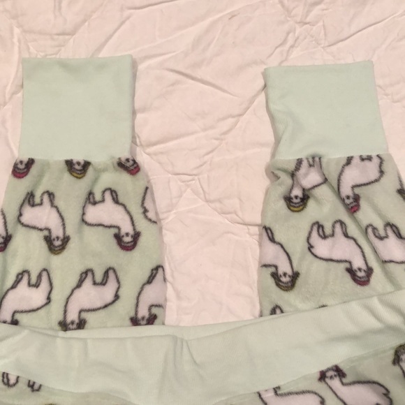 ModCloth Llama PJ Set - Picture 6 of 6